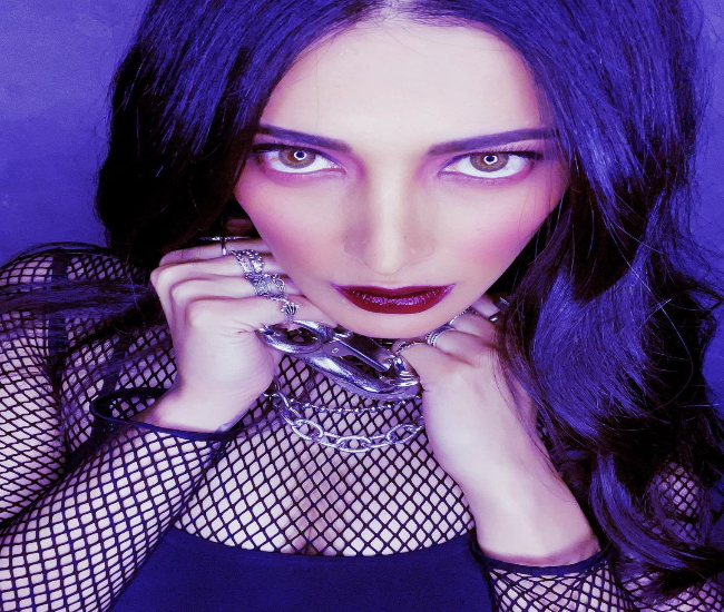 इंस्टाग्राम पर काफी पॉपुलर हैं श्रुति हासन